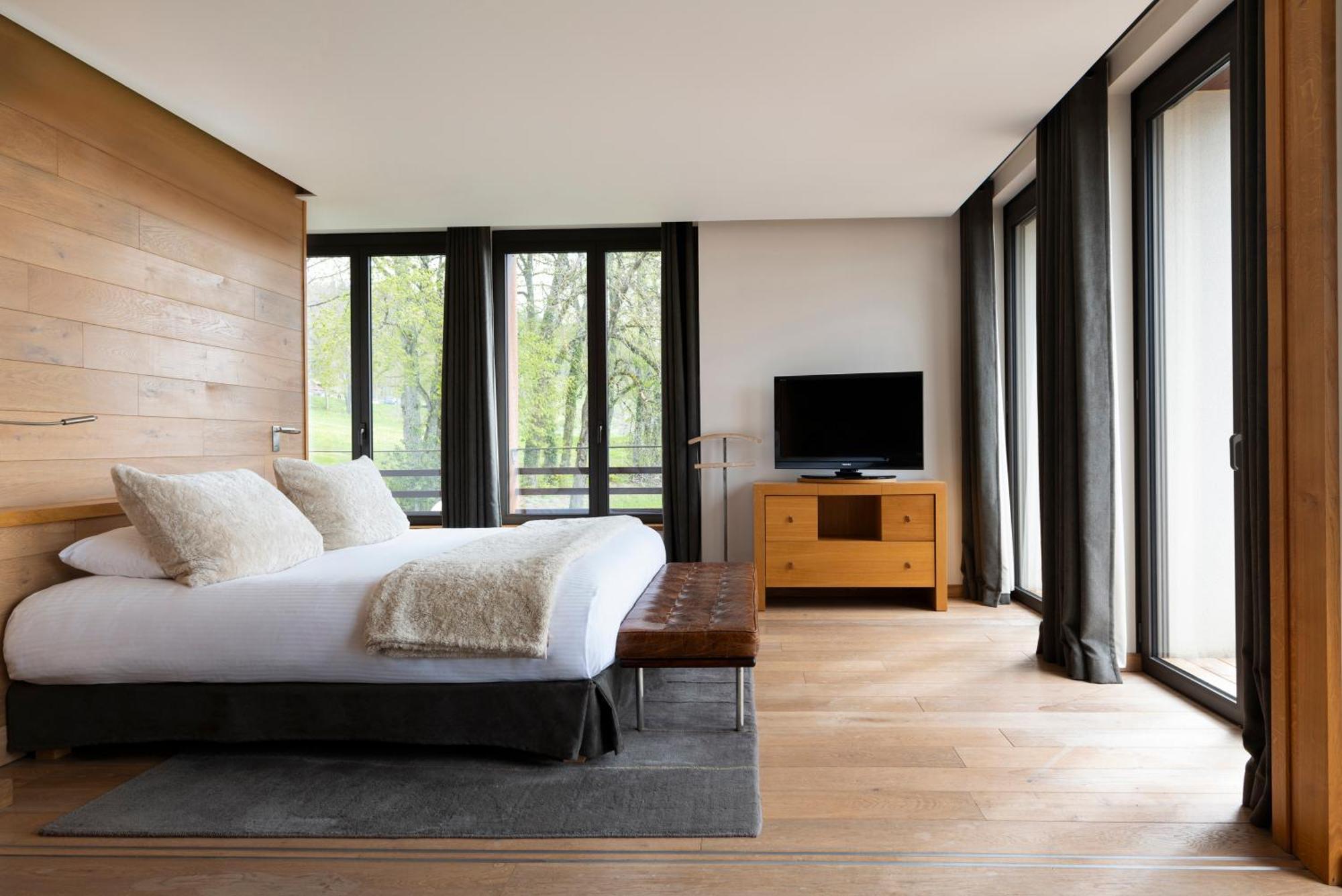 Chateau Des Avenieres 4* Cruseilles