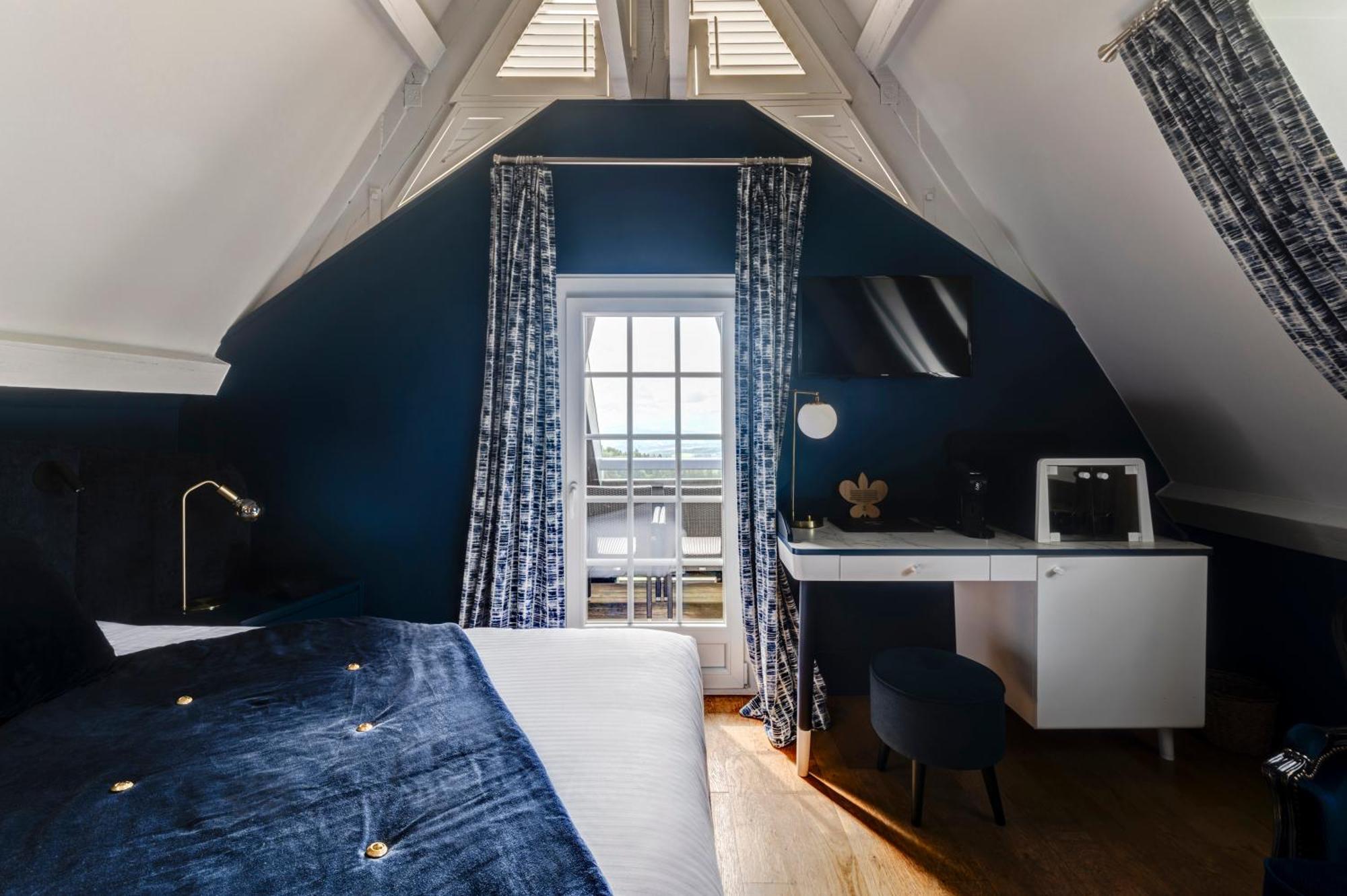 Chateau Des Avenieres 4*