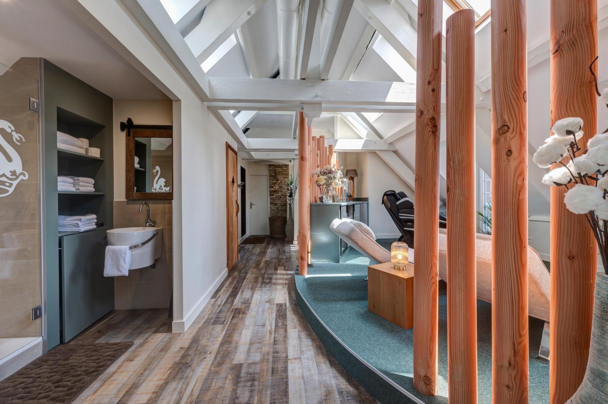 Chateau Des Avenieres 4* Cruseilles