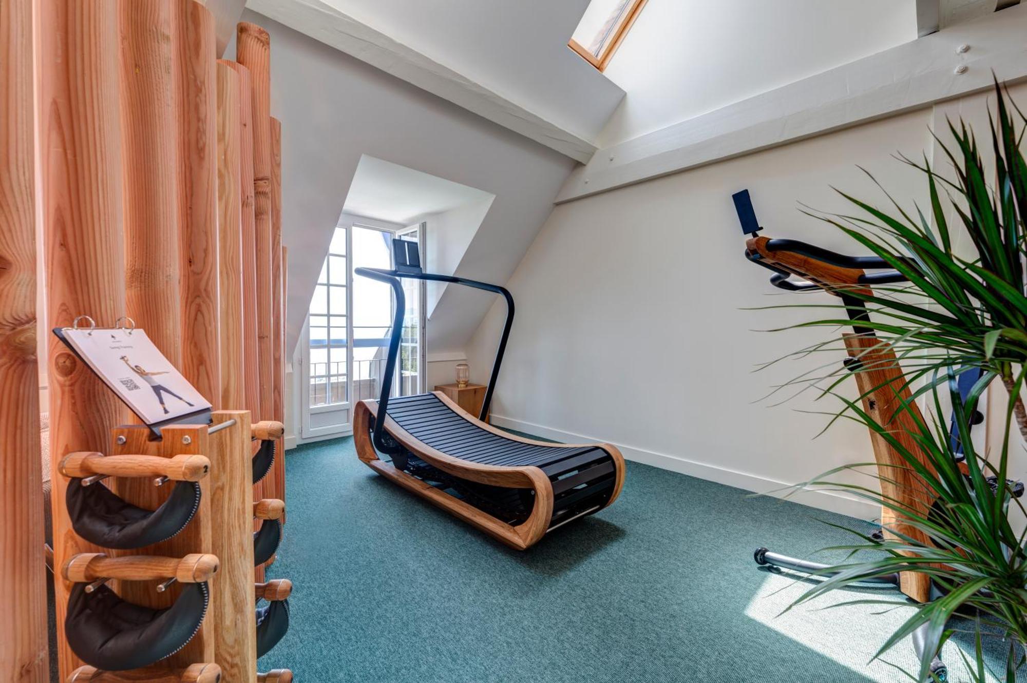 Chateau Des Avenieres Hotel 4*